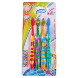 Los cepillos de dientes infantiles son esenciales para fomentar buenos hábitos de higiene oral desde una edad temprana.Pack de 4 unidades