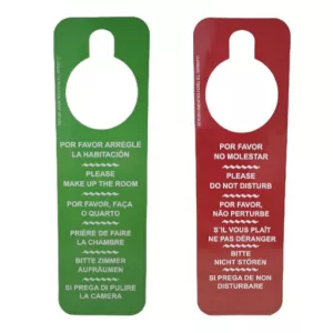 El cartel no molestar bicolor combina elegancia y funcionalidad. Su diseño distintivo permite a los huéspedes expresar su privacidad de manera clara y efectiva. 