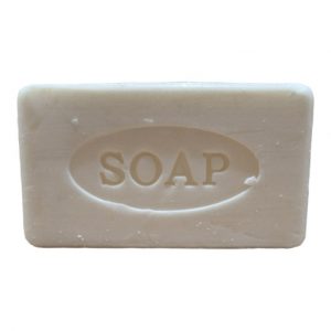 La pastilla de jabón Lux rectangular de 10 gramos es una opción ideal para hoteles y alojamientos que buscan ofrecer a sus huéspedes una experiencia de cuidado personal de alta calidad.