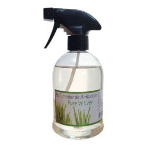 Ambientador concentrado AROMA VETIVER en formato de 500 ml, perfumara tu ambiente prolongando el efecto de frescor durante muchas horas. Además por su alto contenido en alcoholes higieniza y desodoriza, para tu hogar o para tu negocio.