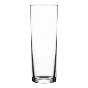El vaso tubo cristal Pasabache es una opción elegante y versátil para disfrutar de tus bebidas favoritas. Con una capacidad de 32 cc, este vaso es ideal tanto para cerveza como para otras bebidas, 