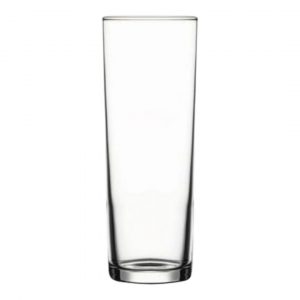 El vaso tubo cristal Pasabache es una opción elegante y versátil para disfrutar de tus bebidas favoritas. Con una capacidad de 32 cc, este vaso es ideal tanto para cerveza como para otras bebidas,
