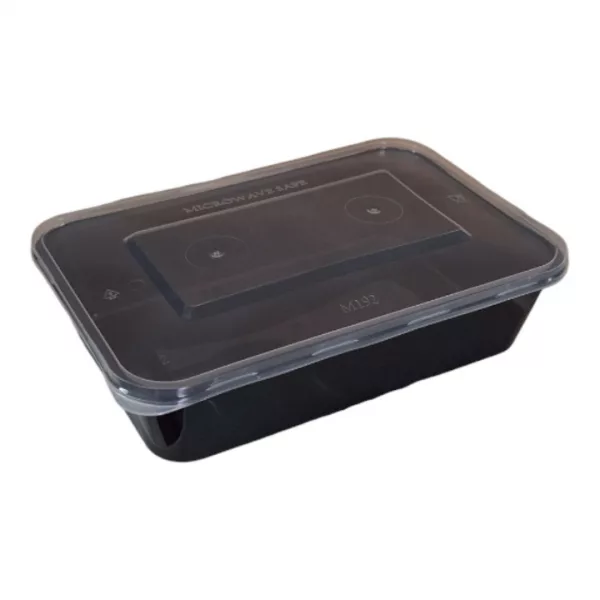 La tarrina negra rectangular de 500 cc es un producto ideal para servicios de catering, restaurantes y negocios de comida rápida. Diseñada para ofrecer practicidad y versatilidad,