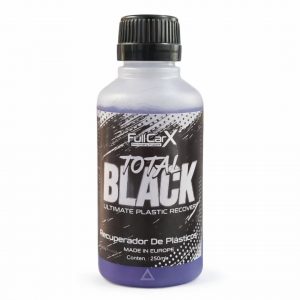 Recuperador de plásticos y neumáticos FullCarX 250 ml. Devuelve el negro intenso, protege del sol y la suciedad, con acabado duradero